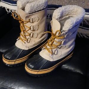 REI WINTER BOOTS